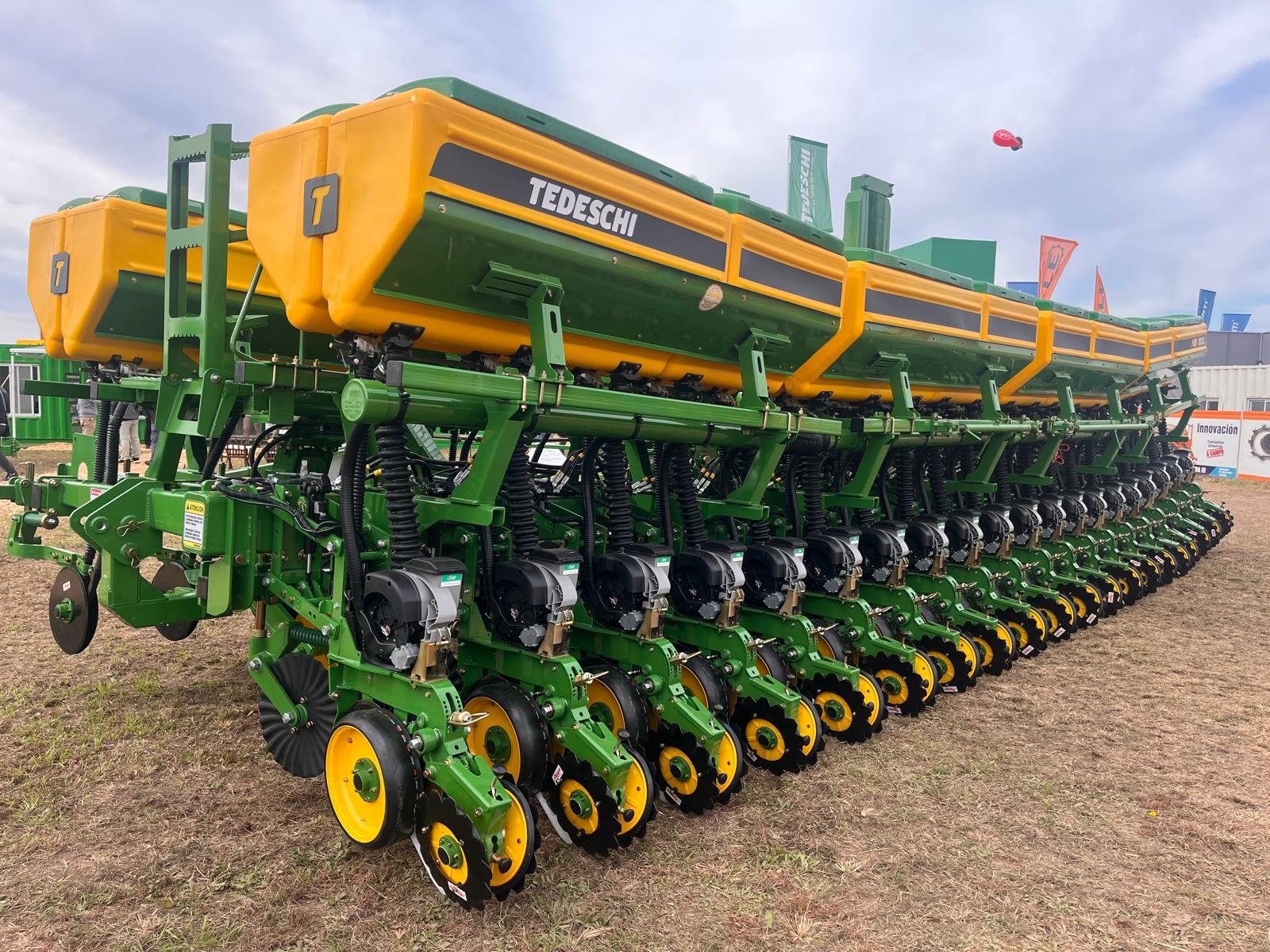 Sembradora M99 Articulada, de 20 a 52 cm - Precisión Plantin